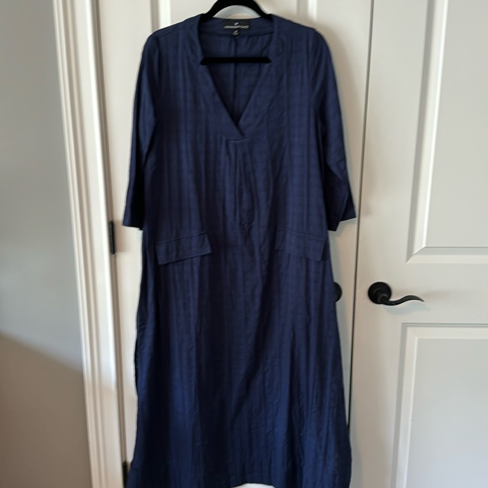 Navy long sleeve cover up, size M. Polamander Place by Tnuck